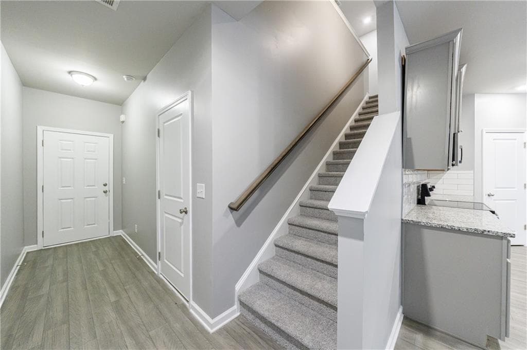 3 bedroom, 3 bathroom, 1,968 sq ft townhouse for sale at 3413 Endurance Court, Atlanta, GA 30349 — photo 8