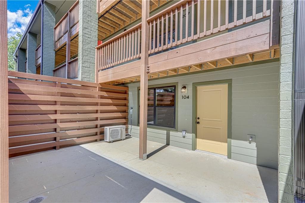 1 bedroom, 1 bathroom, 938 sq ft apartment for rent at 710 Jesse Jewell Parkways 106 - LOWER LEVEL, Gainesville, GA 30501 for $1,495 a month — photo 2