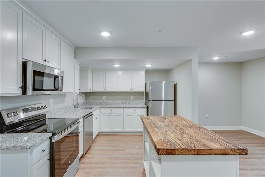 1 bedroom, 1 bathroom, 938 sq ft apartment for rent at 710 Jesse Jewell Parkways 106 - LOWER LEVEL, Gainesville, GA 30501 for $1,495 a month — photo 10