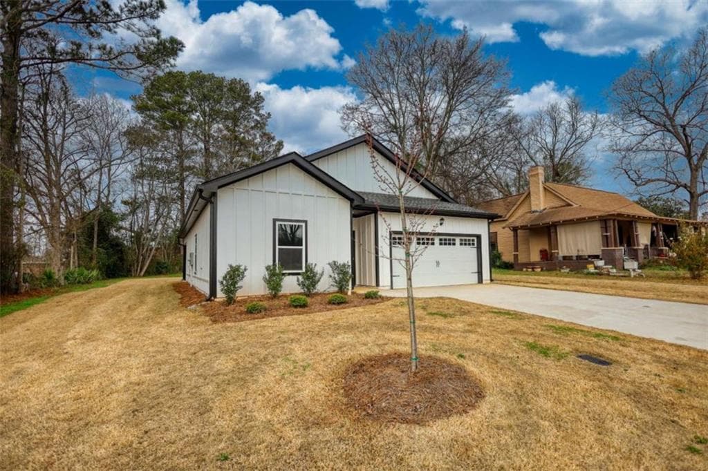3 bedroom, 2 bathroom, 1,700 sq ft single family residence for sale at 853 Pearl Street, Madison, GA 30650 — photo 3