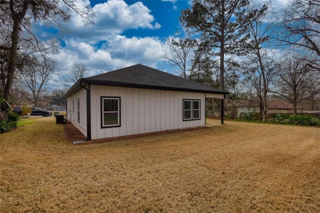 3 bedroom, 2 bathroom, 1,700 sq ft single family residence for sale at 853 Pearl Street, Madison, GA 30650 — photo 5