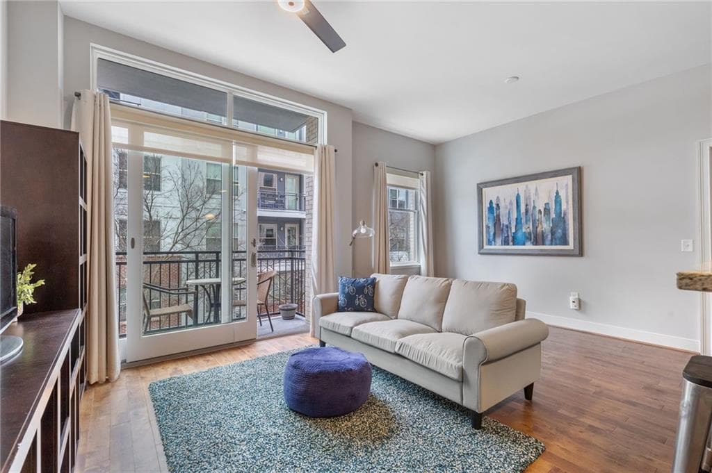 2 bedroom, 2 bathroom, 1,016 sq ft condominium sold at 201 W Ponce De Leon Avenue 35, Decatur, GA 30030