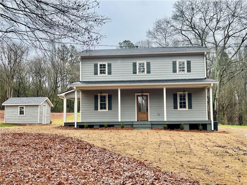 3 bedroom, 3 bathroom, 1,302 sq ft single family residence sold at 880 Old Airport Road, Commerce, GA 30530