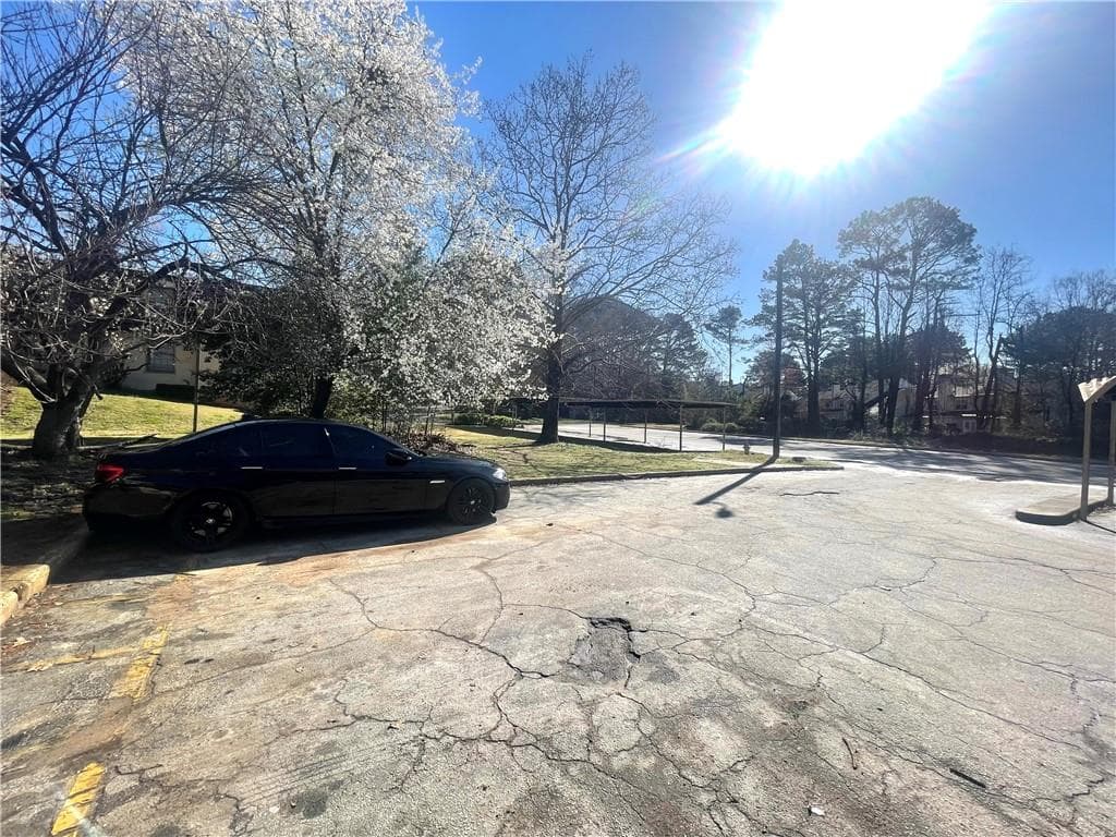 3 bedroom, 2 bathroom, 1,628 sq ft condominium for sale at 3078 Parc Lorraine, Lithonia, GA 30038 — photo 2