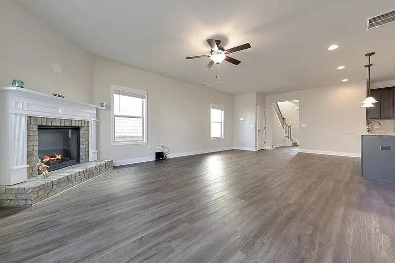 5 bedroom, 3 bathroom, 2,377 sq ft single family residence for sale at 2454 Walker Drive, Hampton, GA 30228 — photo 4