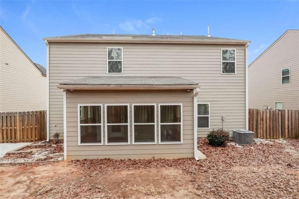4 bedroom, 3 bathroom, 2,395 sq ft single family residence for sale at 2301 Foxy Drive, Bethlehem, GA 30620 — photo 2