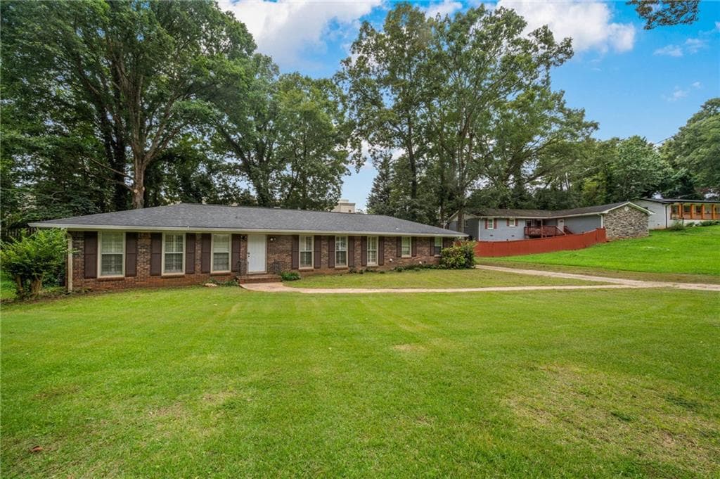 2 bedroom, 2 bathroom, 1,300 sq ft single family residence for rent at 4839 Lehigh Drive, Douglasville, GA 30135 for $4,500 a month — photo 2