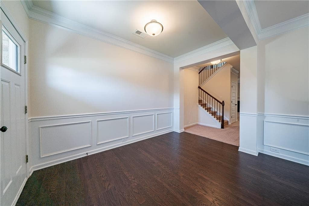 3 bedroom, 4 bathroom, 2,980 sq ft single family residence under contract at 10 Edgewater Court, Covington, GA 30016 — photo 2