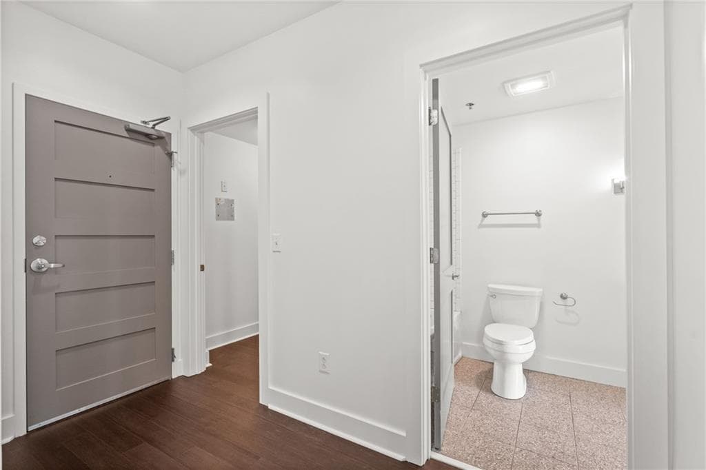 2 bedroom, 2 bathroom, 1,256 sq ft condominium for sale at 1100 Howell Mill Road 212, Atlanta, GA 30318 — photo 6