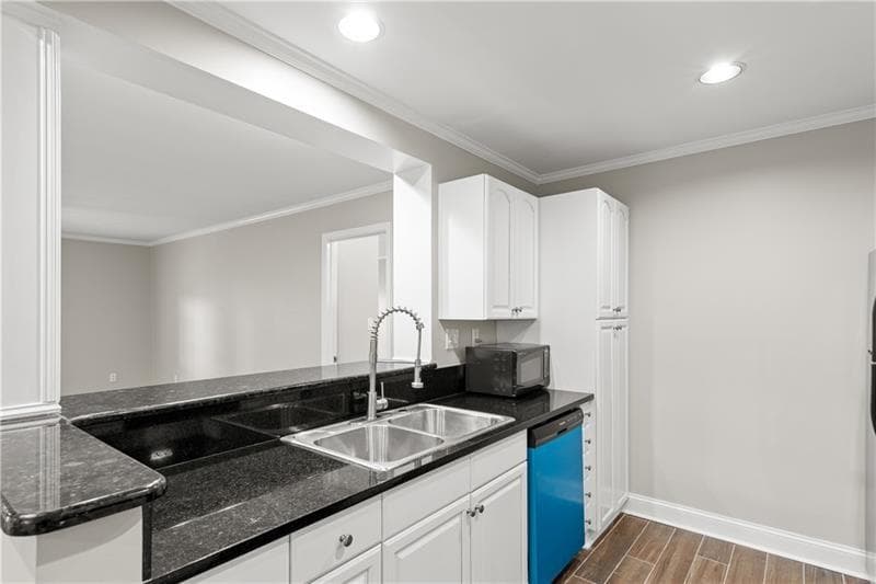 2 bedroom, 2 bathroom, 981 sq ft condominium for sale at 3655 Habersham Road A108, Atlanta, GA 30305 — photo 4