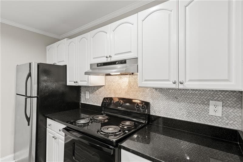 2 bedroom, 2 bathroom, 981 sq ft condominium for sale at 3655 Habersham Road A108, Atlanta, GA 30305 — photo 5