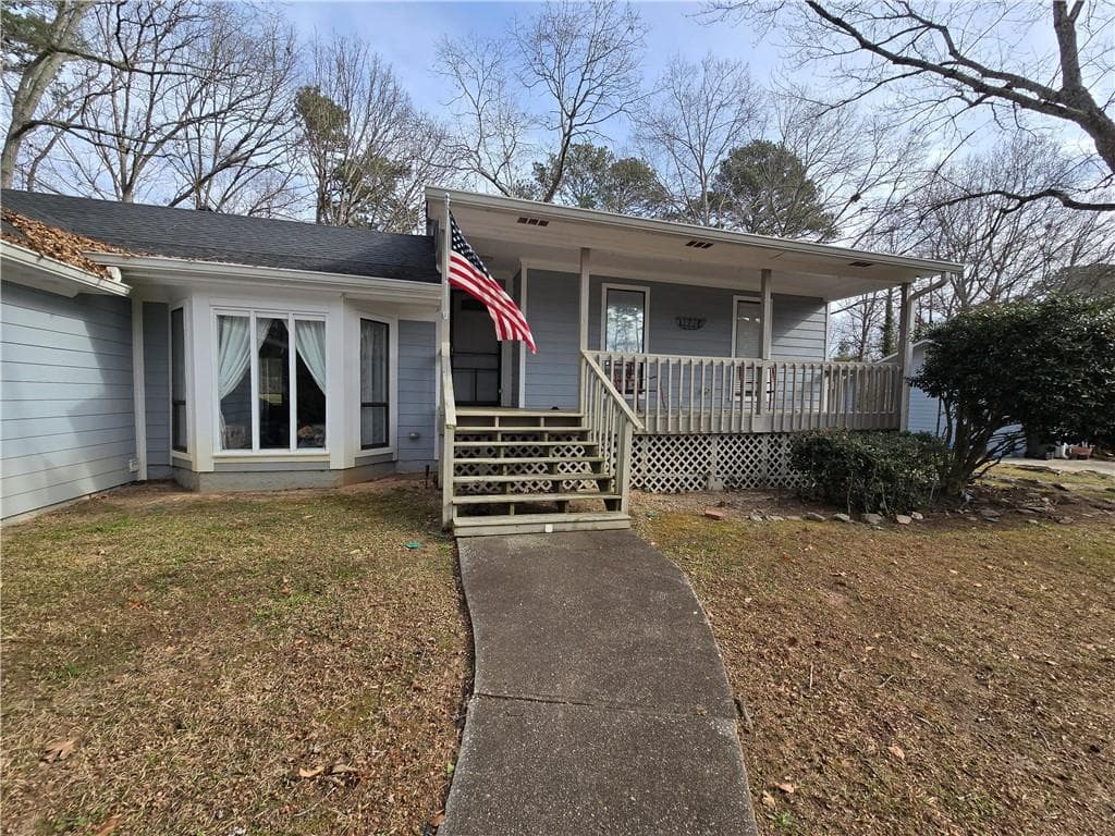 3 bedroom, 2 bathroom, 1,602 sq ft single family residence for sale at 4132 Summer Place, Snellville, GA 30039 — photo 1 of 36