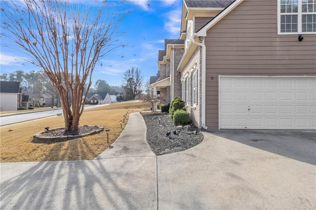 4 bedroom, 3 bathroom, 2,458 sq ft single family residence for sale at 2800 Barimore Place, Dacula, GA 30019 — photo 6