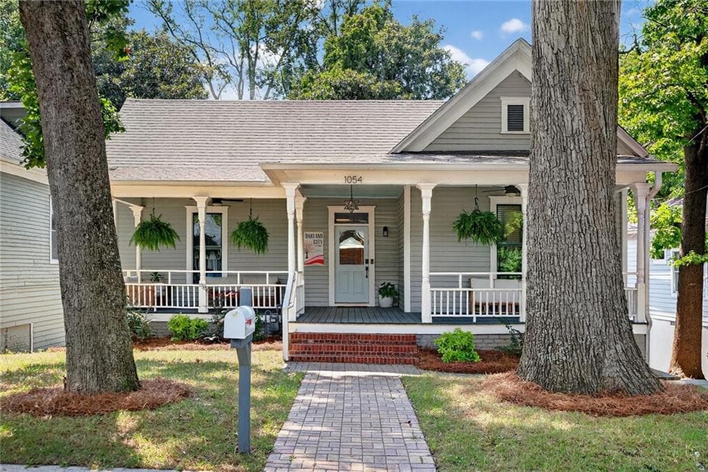3 bedroom, 3 bathroom, 1,900 sq ft single family residence sold at 1054 White Oak Avenue, Atlanta, GA 30310