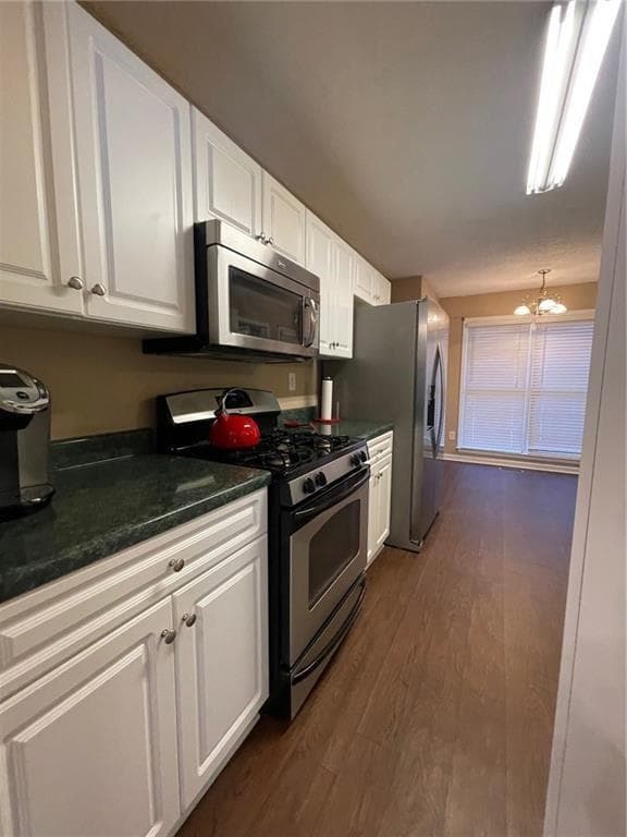 5 bedroom, 3 bathroom, 2,926 sq ft single family residence for sale at 103 Live Oak Court, Dallas, GA 30157 — photo 3