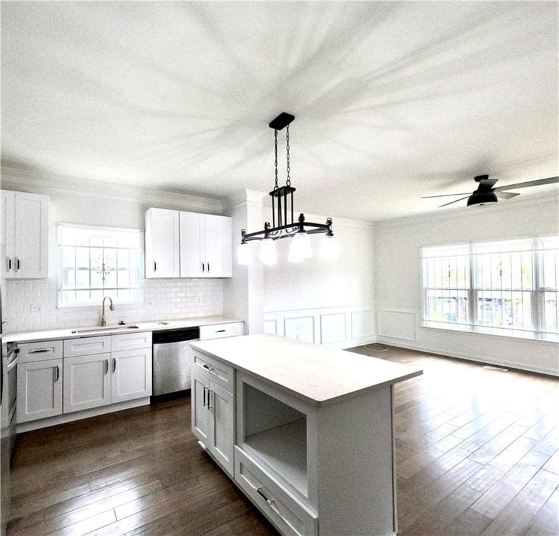 3 bedroom, 3 bathroom, 1,796 sq ft single family residence for sale at 987 Ashby Circle, Atlanta, GA 30314 — photo 2