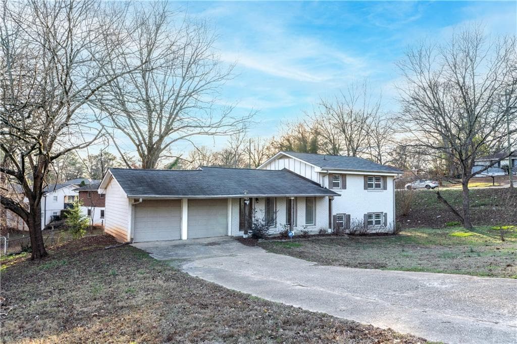 4 bedroom, 3 bathroom, 1,846 sq ft single family residence for sale at 2761 Zane Grey Drive, Atlanta, GA 30316 — photo 2