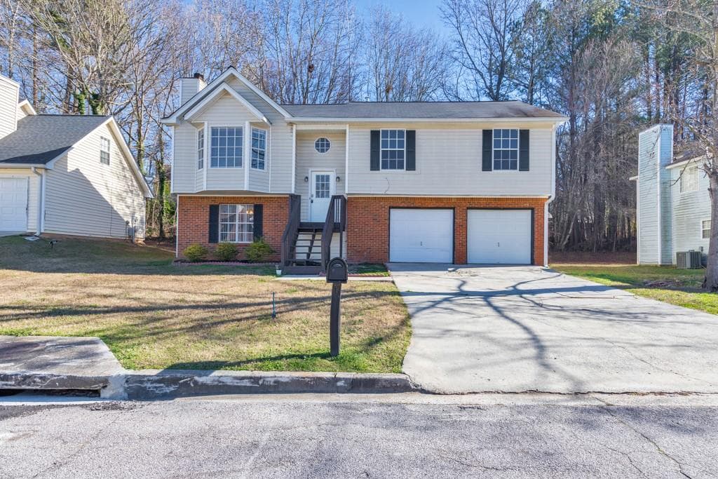 961 Redan Trace, Stone Mountain, GA 30088 — most recent listing photo