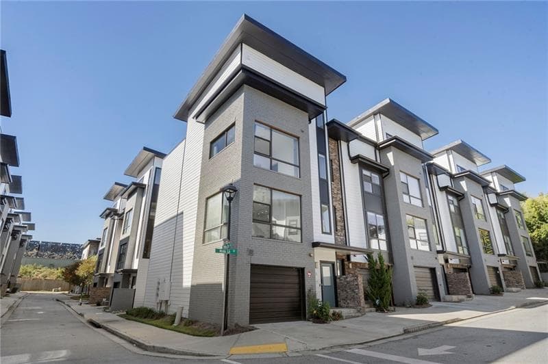 3 bedroom, 4 bathroom, 1,965 sq ft townhouse sold at 61 Moda Lane, Atlanta, GA 30316