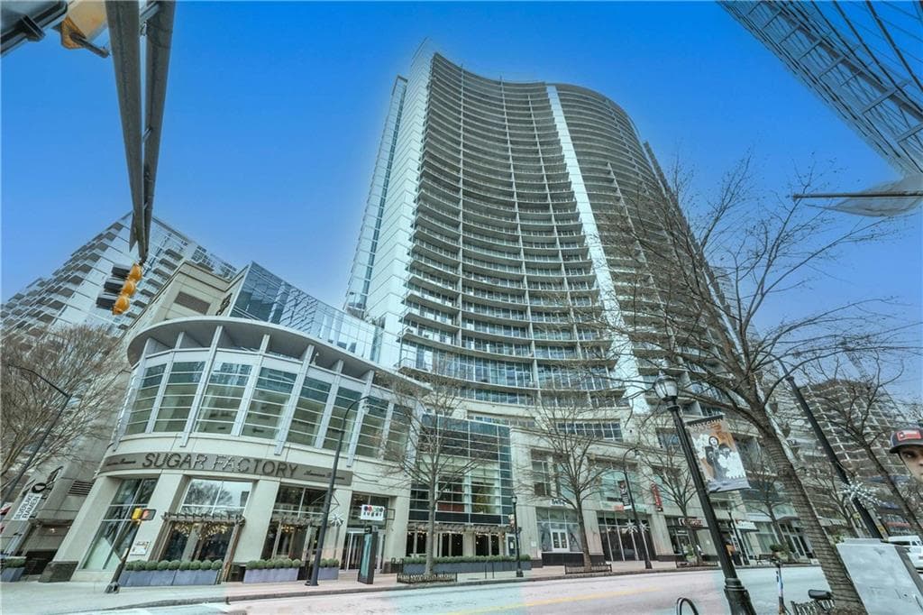 2 bedroom, 2 bathroom, 1,213 sq ft condominium under contract at 1080 Peachtree Street 904, Atlanta, GA 30309 — photo 2