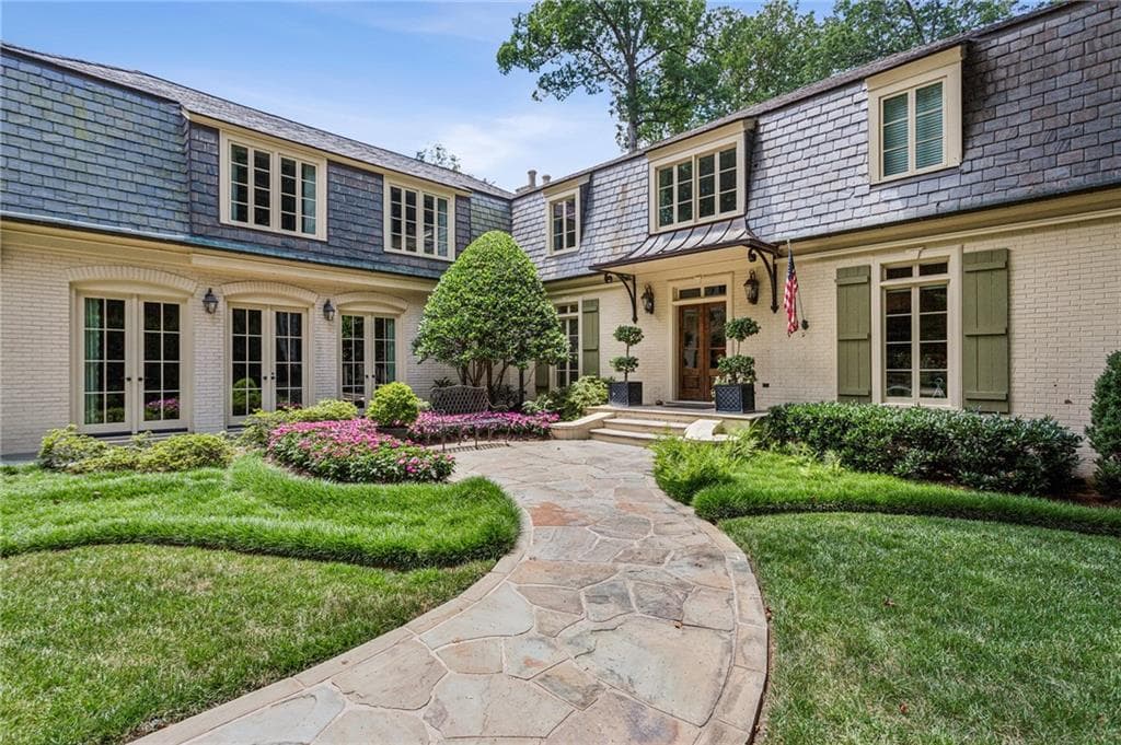 6 bedroom, 7 bathroom, 6,668 sq ft single family residence sold at 3302 W Andrews Drive, Atlanta, GA 30305