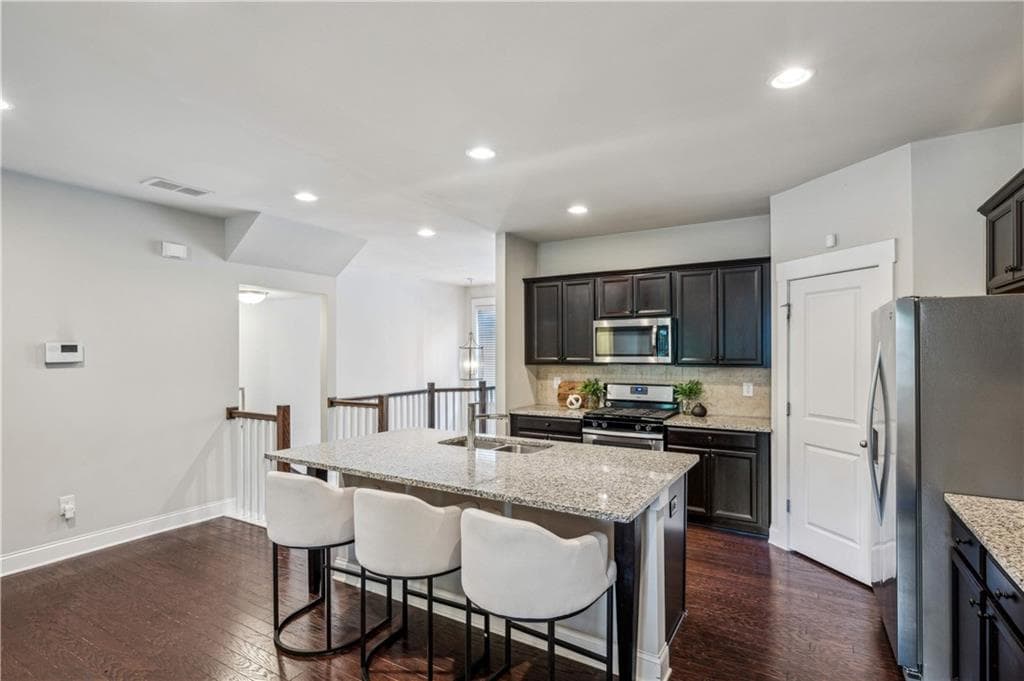 3 bedroom, 4 bathroom, 2,600 sq ft townhouse for sale at 2817 White Oak Lane, Decatur, GA 30032 — photo 9