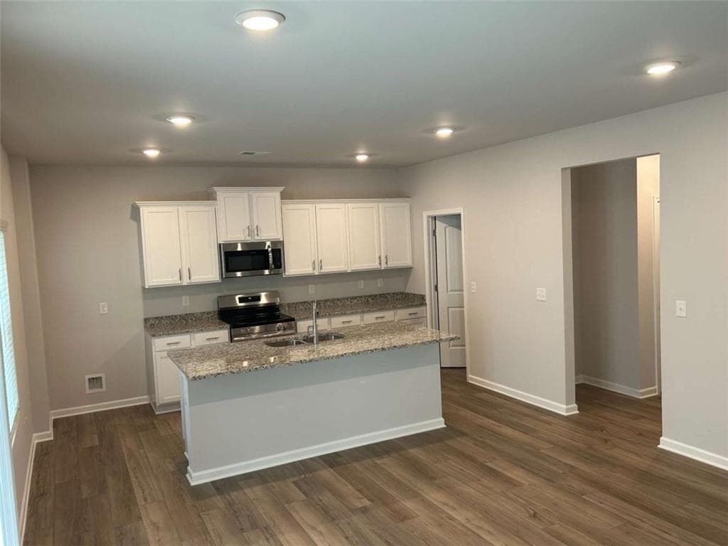 4 bedroom, 3 bathroom, 2,386 sq ft single family residence for sale at 4 Stonebrook Drive, Rome, GA 30165 — photo 5