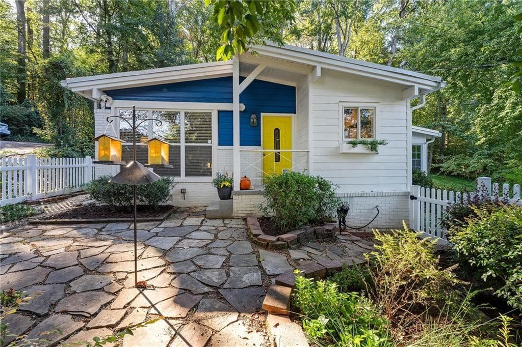 2632 Defoors Ferry Road, Atlanta, GA 30318 — most recent listing photo
