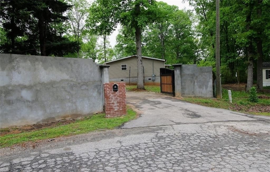 208 Holliday Way, Carrollton, GA 30116 — most recent listing photo