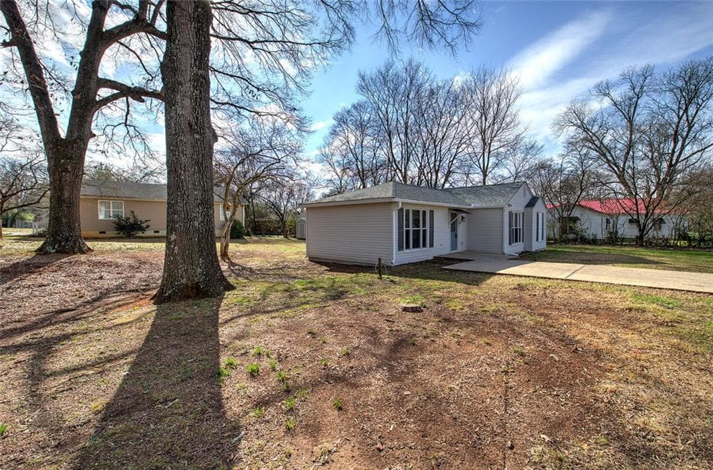 2 bedroom, 3 bathroom, 1,088 sq ft single family residence for sale at 30 Grove Circle, Cartersville, GA 30120 — photo 4