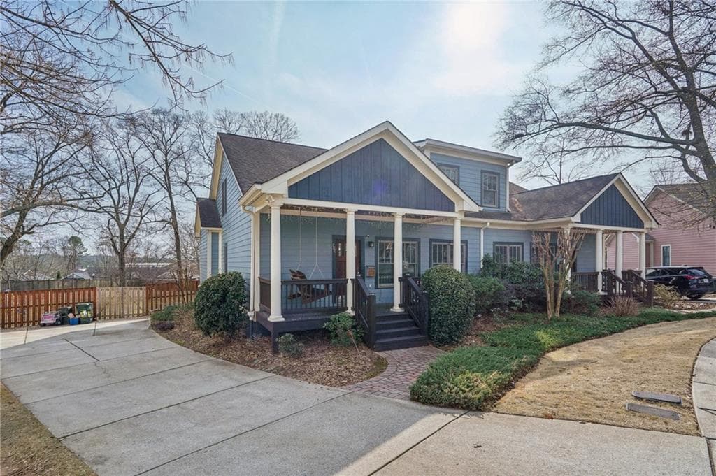700 Frasier Circle, Marietta, GA 30060 — most recent listing photo