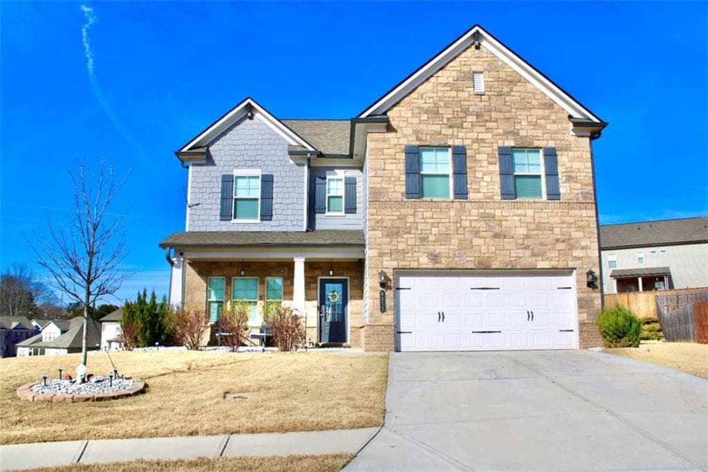 5 bedroom, 4 bathroom, 2,569 sq ft single family residence for sale at 4613 Water Oak Court, Gainesville, GA 30504 — photo 2