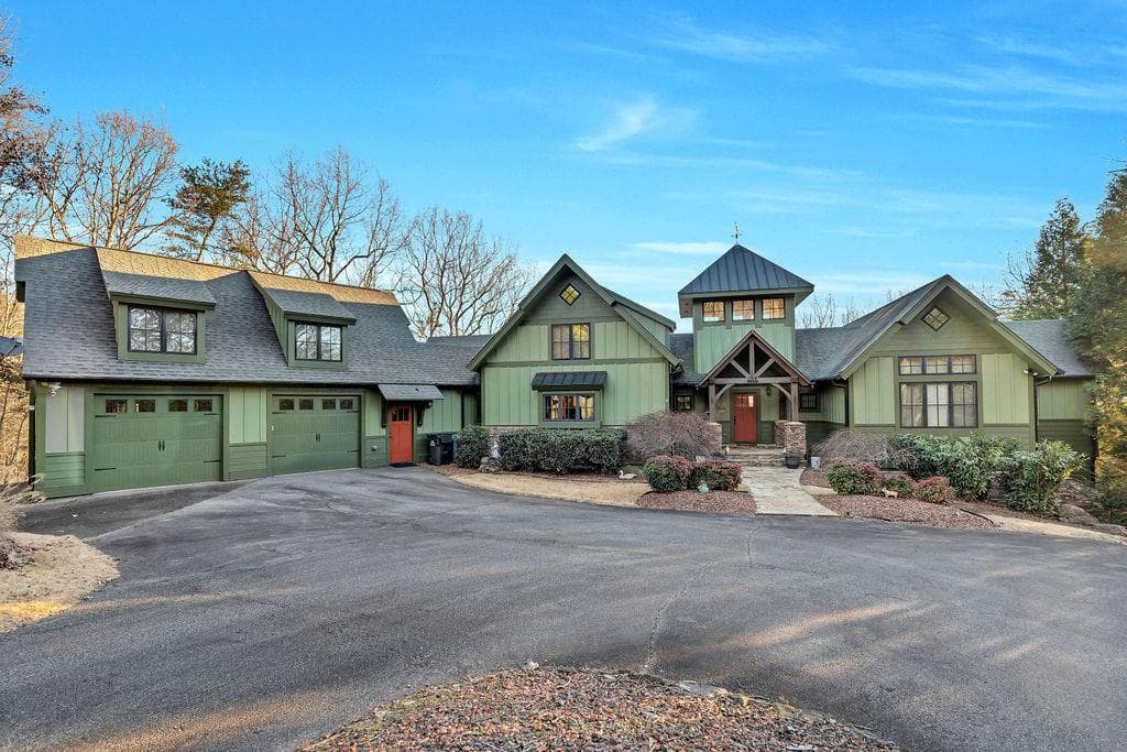 5 bedroom, 5 bathroom, 6,783 sq ft single family residence sold at 220 Terrace Way, Jasper, GA 30143