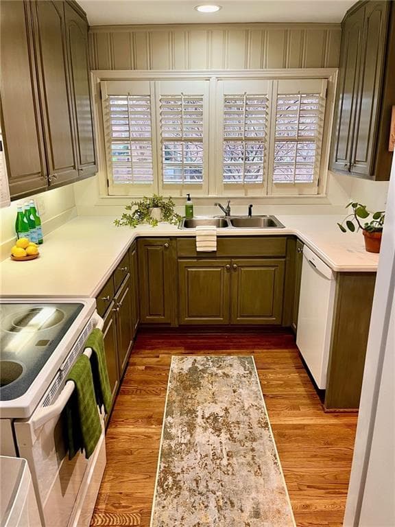 2 bedroom, 1 bathroom, 1,092 sq ft single family residence for sale at 2556 Defoors Ferry Road, Atlanta, GA 30318 — photo 5