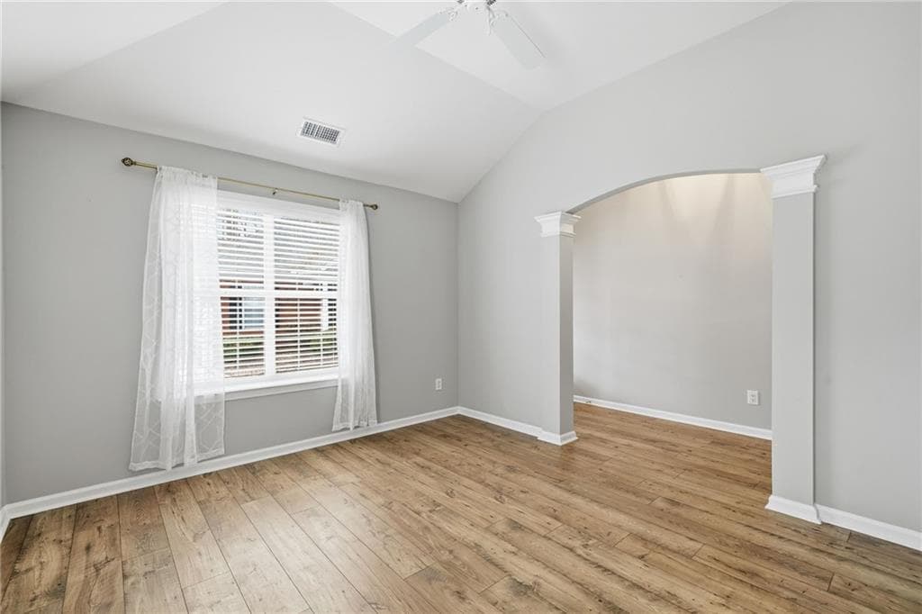 2 bedroom, 2 bathroom, 1,681 sq ft condominium for sale at 102 Courtyard Lane, Woodstock, GA 30189 — photo 8