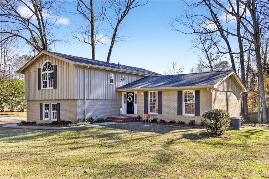 5121 Davantry Drive, Dunwoody, GA 30338 — most recent listing photo