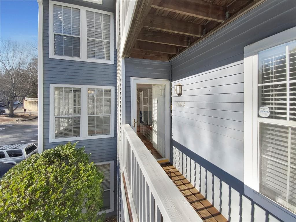 2 bedroom, 2 bathroom, 1,100 sq ft condominium sold at 1602 Gettysburg Place, Atlanta, GA 30350