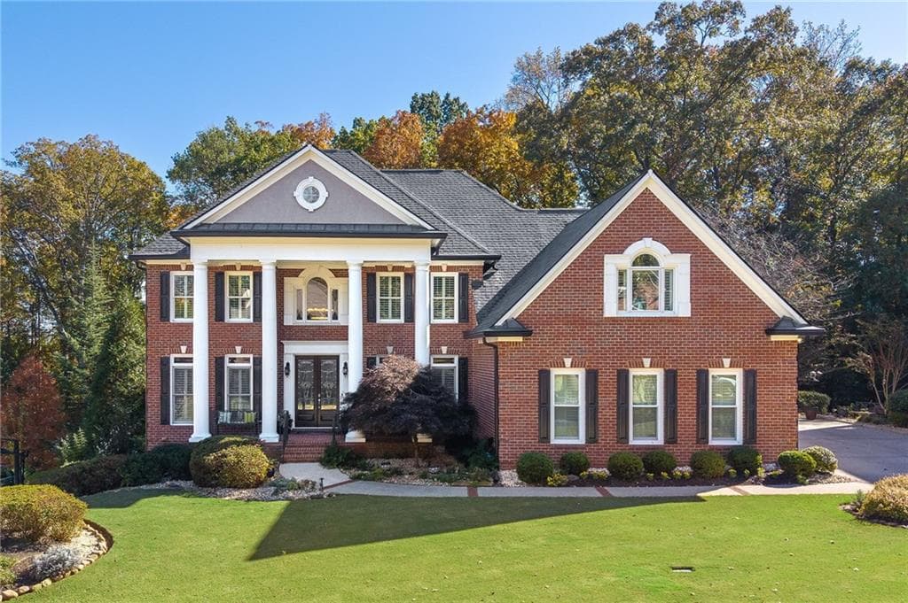 5 bedroom, 5 bathroom, 5,181 sq ft single family residence sold at 5109 Parkwood Oaks Lane, Smyrna, GA 30126