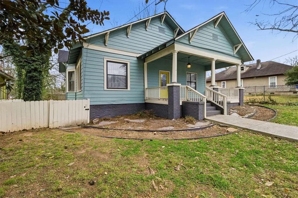 5 bedroom, 3 bathroom, 1,244 sq ft single family residence under contract at 1129 Arlington Avenue, Atlanta, GA 30310 — photo 2