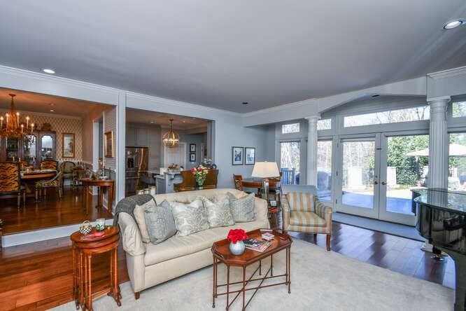 3 bedroom, 4 bathroom, 3,207 sq ft single family residence for sale at 2901 Club Place, Gainesville, GA 30506 — photo 9