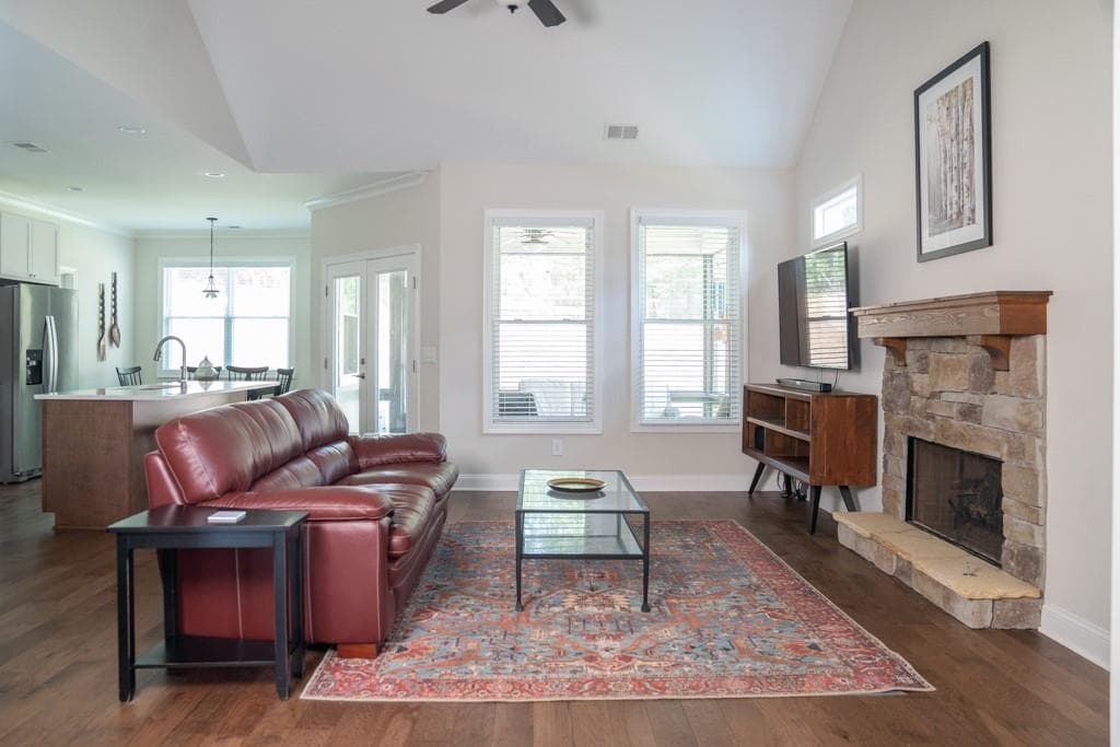 4 bedroom, 3 bathroom, 2,473 sq ft single family residence for sale at 74 Mission Hills Drive, Cartersville, GA 30120 — photo 9
