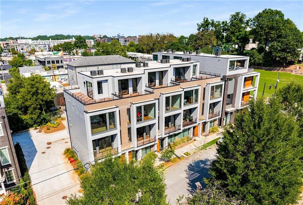 2 bedroom, 4 bathroom, 1,590 sq ft townhouse for sale at 105 Georgia Avenue 10, Atlanta, GA 30312 — photo 1 of 30