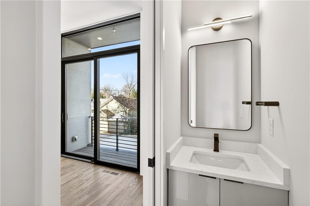 2 bedroom, 4 bathroom, 1,590 sq ft townhouse for sale at 105 Georgia Avenue 10, Atlanta, GA 30312 — photo 7