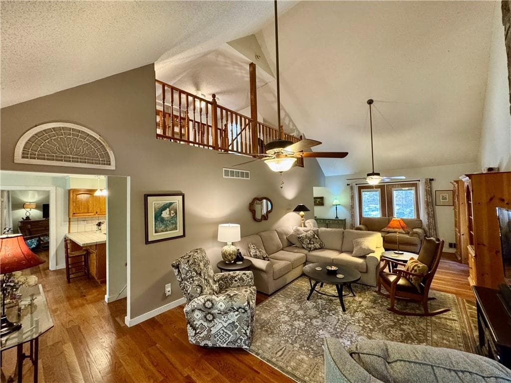 2 bedroom, 3 bathroom, 1,933 sq ft single family residence under contract at 1012 King Mill Road, Mcdonough, GA 30252 — photo 3