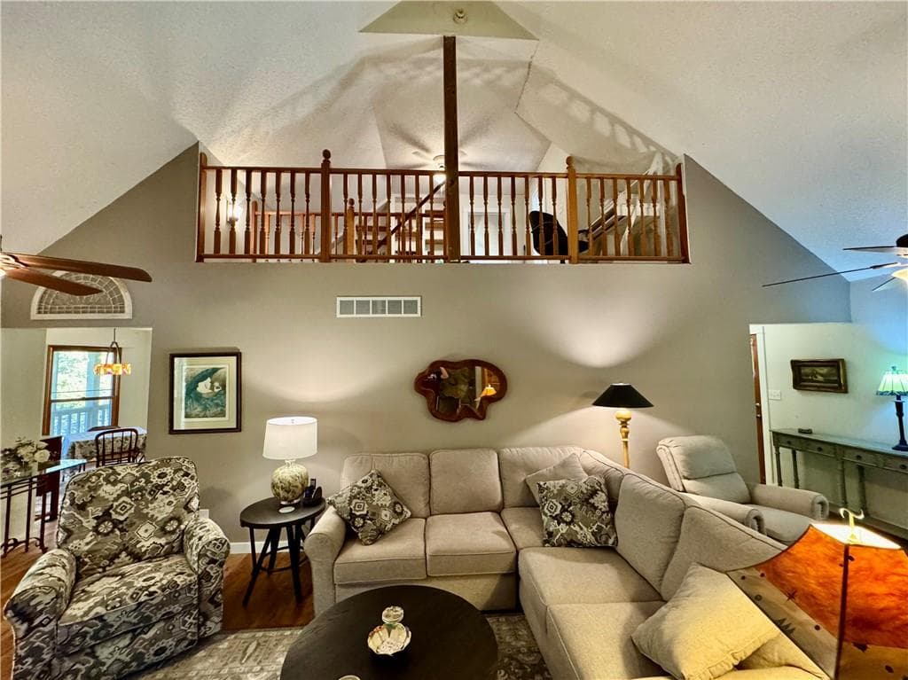 2 bedroom, 3 bathroom, 1,933 sq ft single family residence under contract at 1012 King Mill Road, Mcdonough, GA 30252 — photo 4