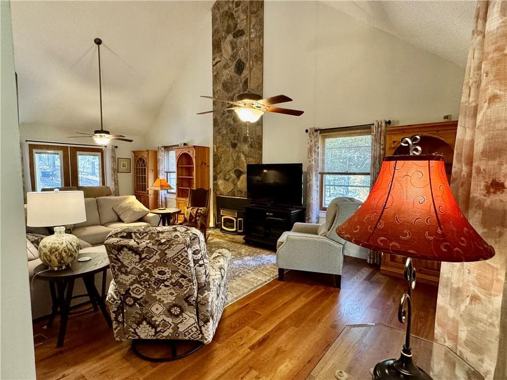 2 bedroom, 3 bathroom, 1,933 sq ft single family residence under contract at 1012 King Mill Road, Mcdonough, GA 30252 — photo 6
