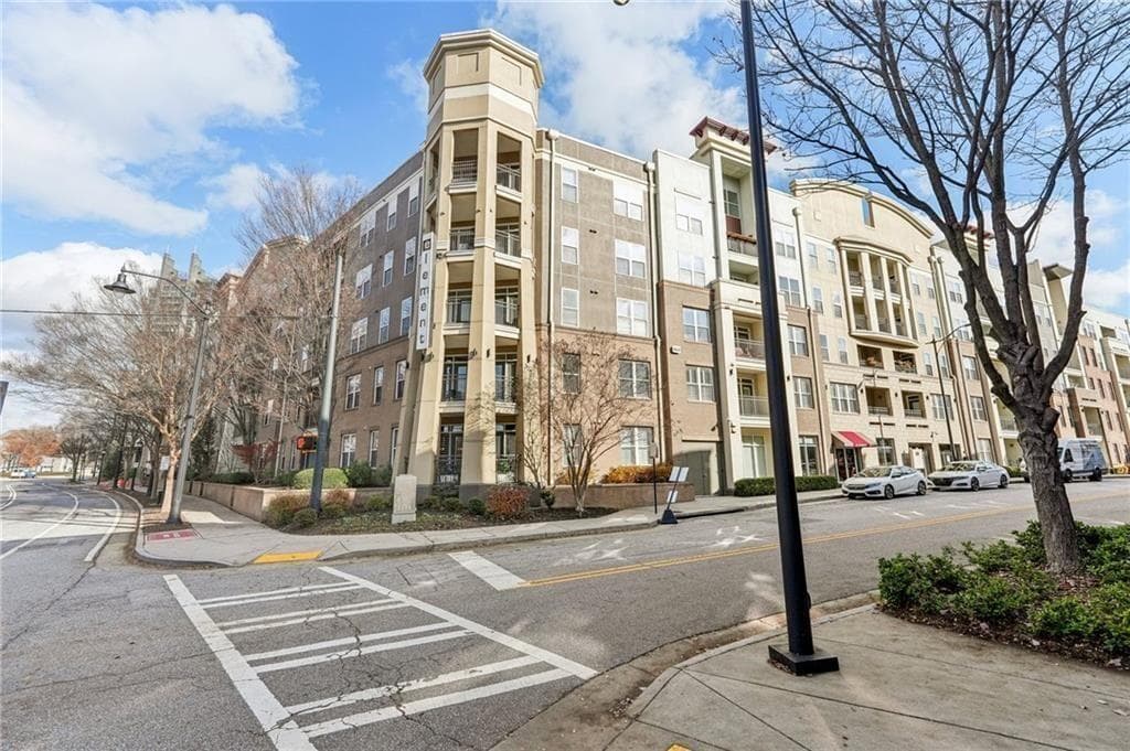 1 bedroom, 1 bathroom, 868 sq ft condominium sold at 390 17th Street 5026, Atlanta, GA 30363