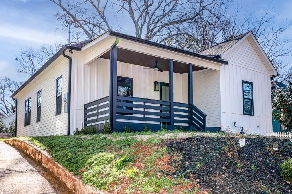 3 bedroom, 2 bathroom, 2,090 sq ft single family residence sold at 1261 McPherson Avenue, Atlanta, GA 30316