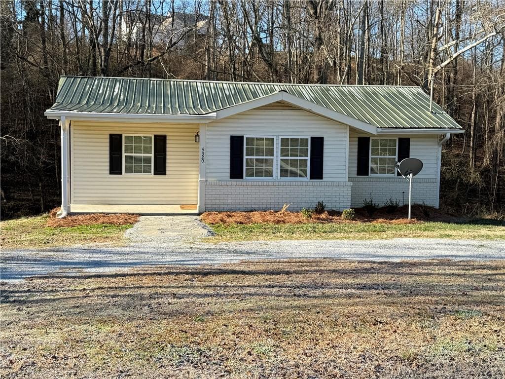 4320 Hunter Road, Gainesville, GA 30506 — most recent listing photo