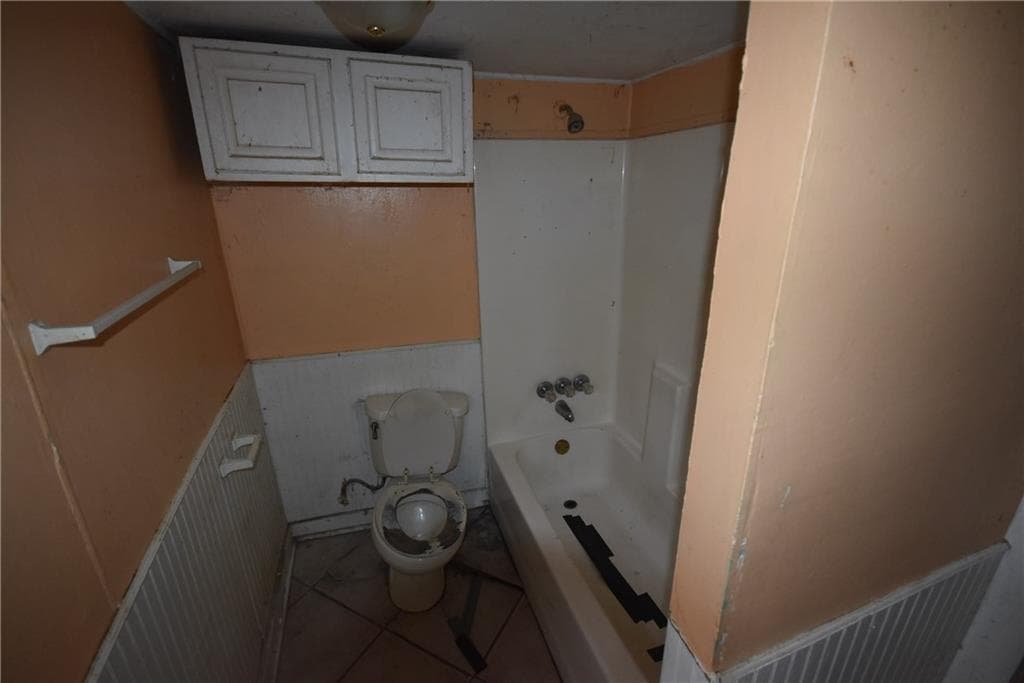 3 bedroom, 2 bathroom, 1,264 sq ft single family residence for sale at 8 Hemlock Street, Porterdale, GA 30014 — photo 3